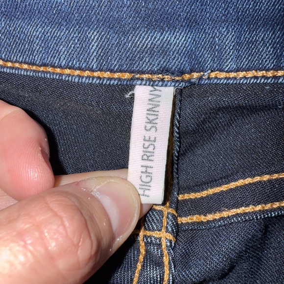 Rag & Bone High-Rise Ankle Skinny Jeans - Picture 3 of 9